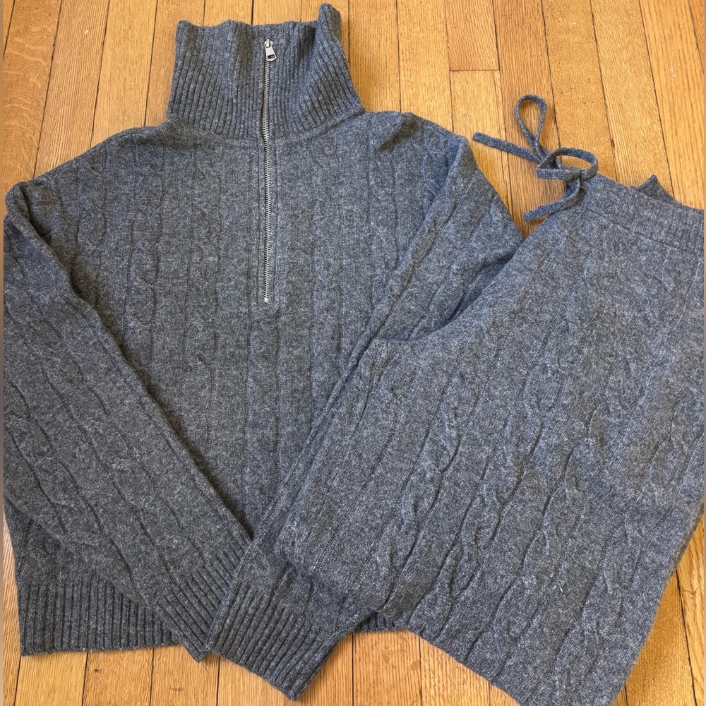 American Eagle Gray Ribbed Knit Sweater Set